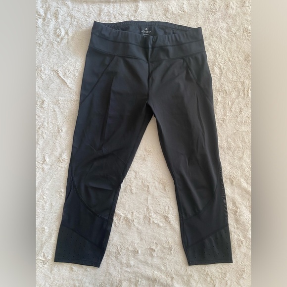 Athleta cropped Black Leggings - Picture 1 of 3